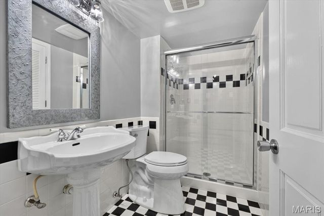 1609 Featherstone Drive, Town And Country, MO 63131