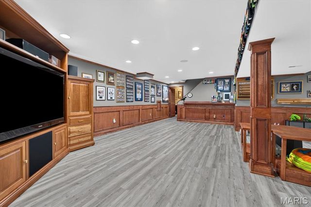 1609 Featherstone Drive, Town And Country, MO 63131