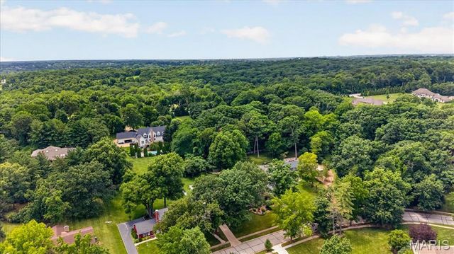 1609 Featherstone Drive, Town And Country, MO 63131