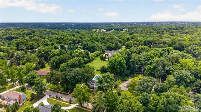 1609 Featherstone Drive, Town And Country, MO 63131