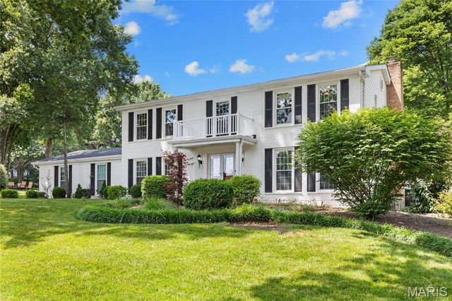 1609 Featherstone Drive, Town And Country, MO 63131