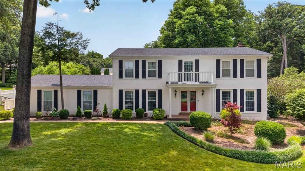 1609 Featherstone Drive, Town And Country, MO 63131