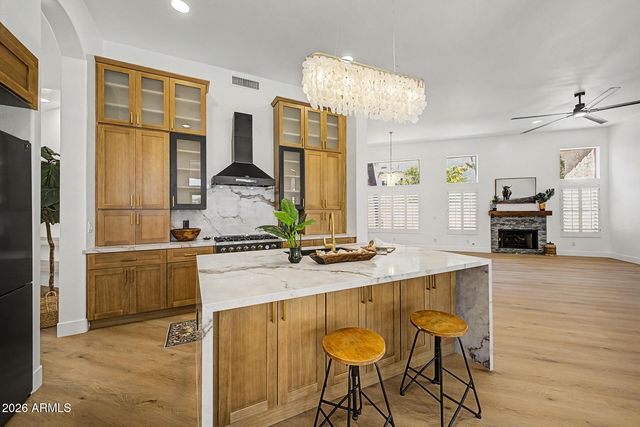 6034 E ANDERSON Drive, Scottsdale, AZ 85254