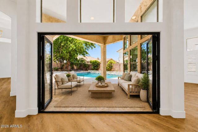 6034 E ANDERSON Drive, Scottsdale, AZ 85254