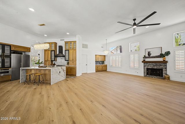 6034 E ANDERSON Drive, Scottsdale, AZ 85254