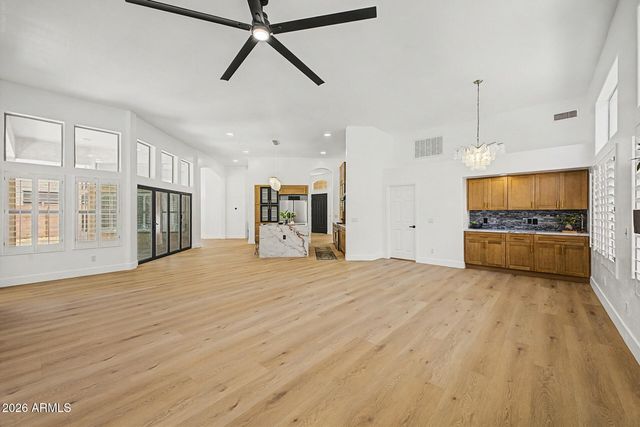 6034 E ANDERSON Drive, Scottsdale, AZ 85254