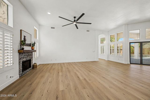 6034 E ANDERSON Drive, Scottsdale, AZ 85254