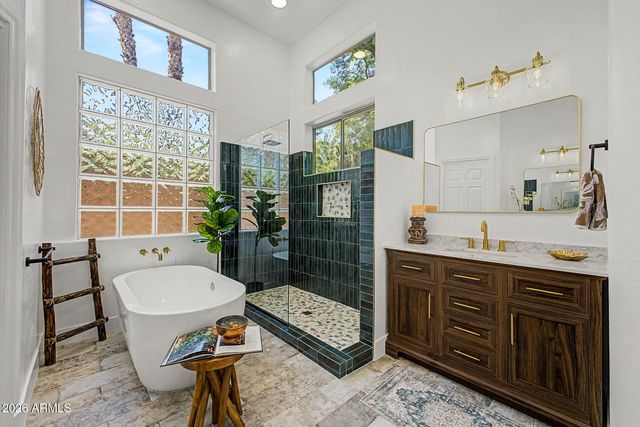 6034 E ANDERSON Drive, Scottsdale, AZ 85254