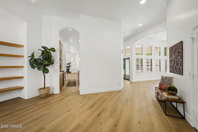 6034 E ANDERSON Drive, Scottsdale, AZ 85254