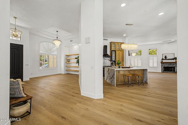 6034 E ANDERSON Drive, Scottsdale, AZ 85254
