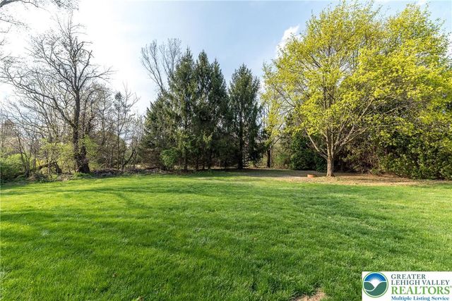 680 Hope Drive, Bushkill Twp, PA 18064