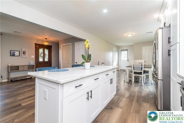 680 Hope Drive, Bushkill Twp, PA 18064