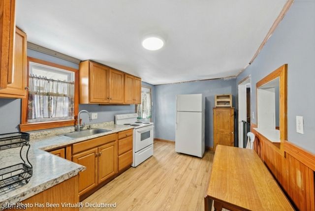 107 Oak Grove Rd, Raritan Twp., NJ 08822