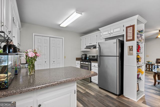 6041 COBB Street, Lula, GA 30554