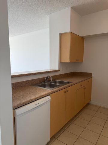 616 Clearwater Park Road 407, West Palm Beach, FL 33401