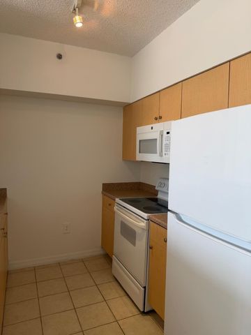 616 Clearwater Park Road 407, West Palm Beach, FL 33401