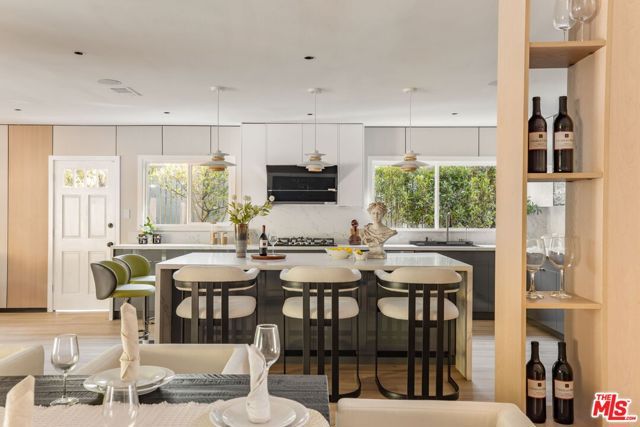 126 N Thurston Avenue, Los Angeles, CA 90049