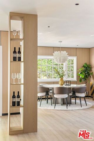 126 N Thurston Avenue, Los Angeles, CA 90049