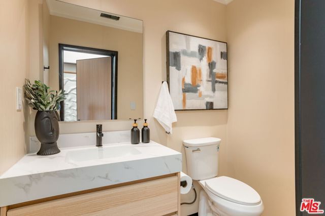 126 N Thurston Avenue, Los Angeles, CA 90049