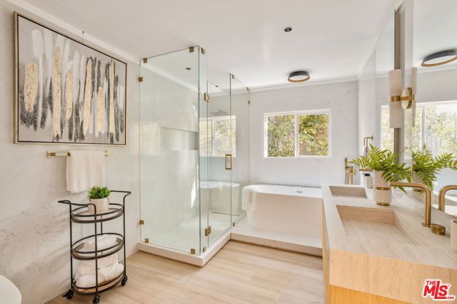 126 N Thurston Avenue, Los Angeles, CA 90049