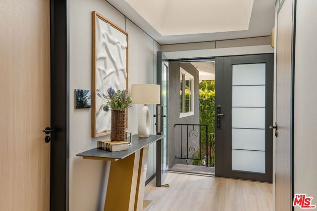 126 N Thurston Avenue, Los Angeles, CA 90049