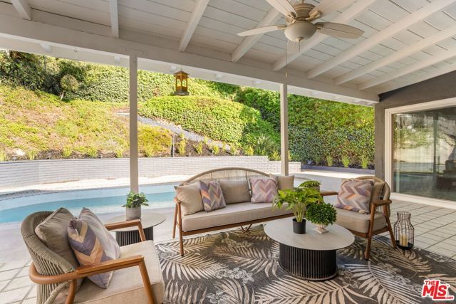 126 N Thurston Avenue, Los Angeles, CA 90049