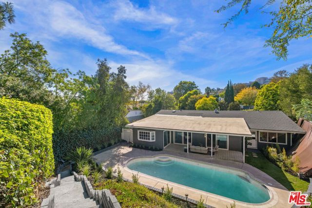126 N Thurston Avenue, Los Angeles, CA 90049