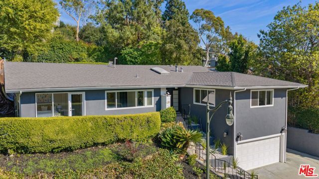 126 N Thurston Avenue, Los Angeles, CA 90049