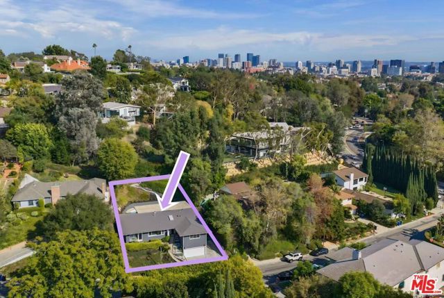 126 N Thurston Avenue, Los Angeles, CA 90049