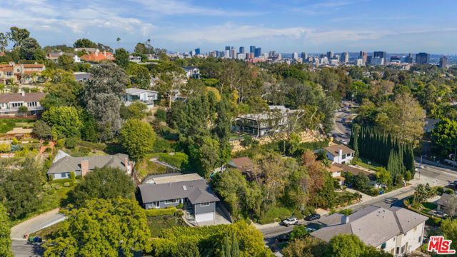 126 N Thurston Avenue, Los Angeles, CA 90049