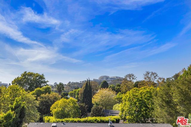 126 N Thurston Avenue, Los Angeles, CA 90049