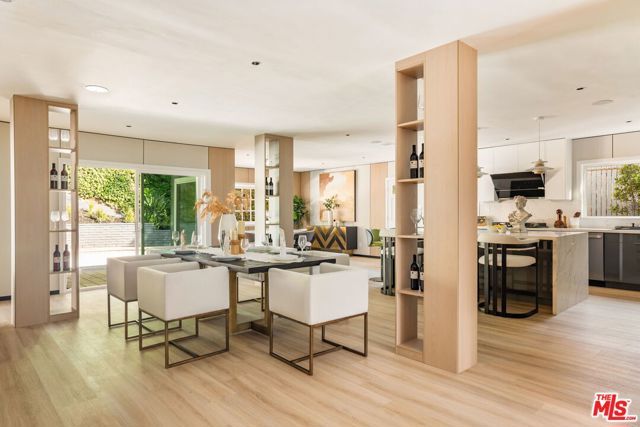 126 N Thurston Avenue, Los Angeles, CA 90049