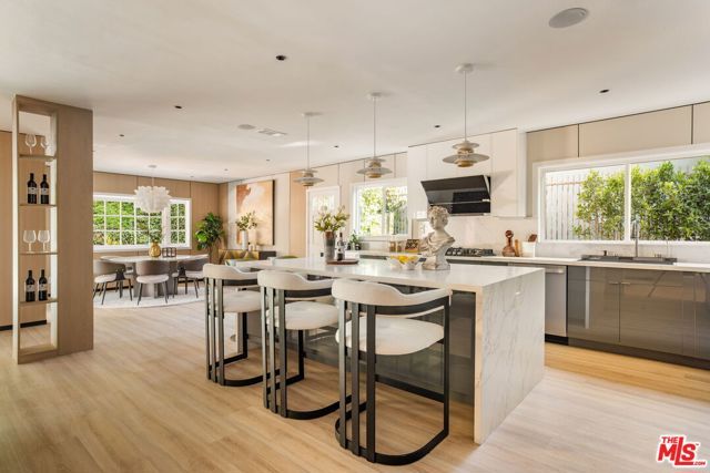 126 N Thurston Avenue, Los Angeles, CA 90049