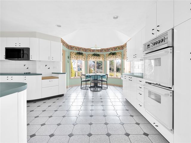 51 Janet Drive, Cranston, RI 02921