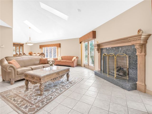 51 Janet Drive, Cranston, RI 02921