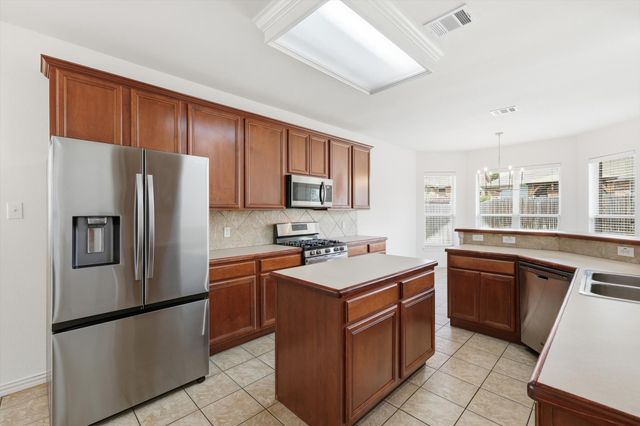 3617 Queenswood Court, Fort Worth, TX 76244