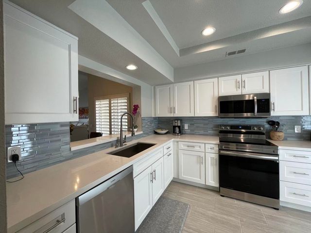 160 Desert Falls Circle, Palm Desert, CA 92211