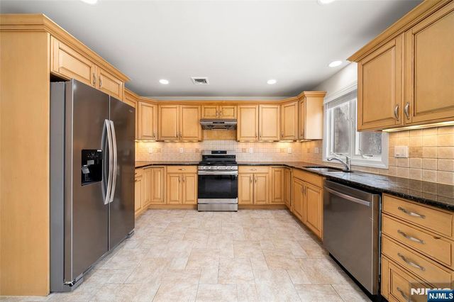 264 Lafayette Avenue, Cliffside Park, NJ 07010