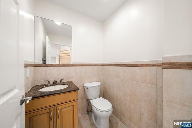 264 Lafayette Avenue, Cliffside Park, NJ 07010