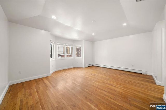 264 Lafayette Avenue, Cliffside Park, NJ 07010