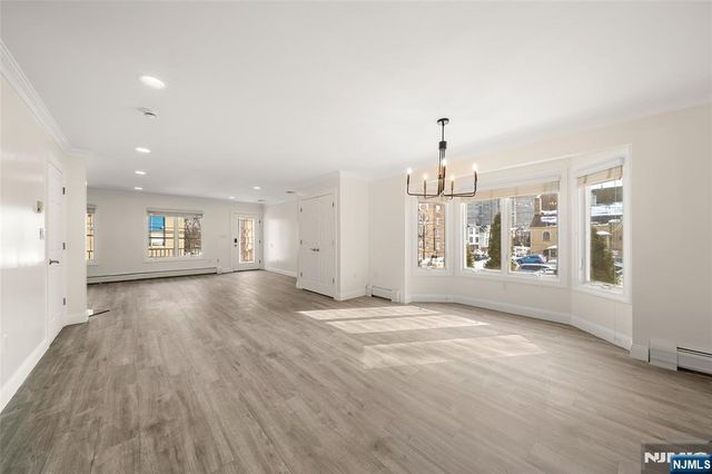 264 Lafayette Avenue, Cliffside Park, NJ 07010