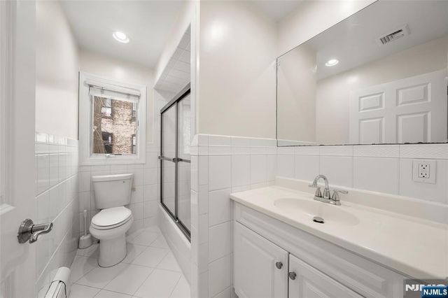 264 Lafayette Avenue, Cliffside Park, NJ 07010