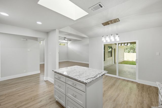 10300 Quail Meadow, San Antonio, TX 78230