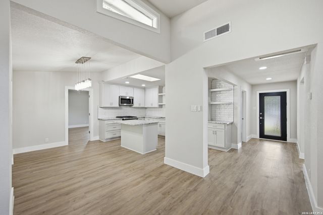 10300 Quail Meadow, San Antonio, TX 78230