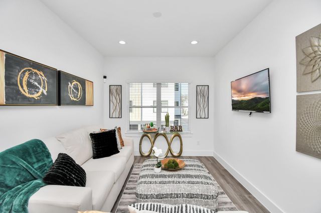 2004 Laverne Willow Lane B, Houston, TX 77080