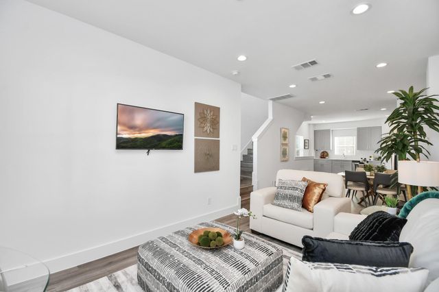 2004 Laverne Willow Lane B, Houston, TX 77080