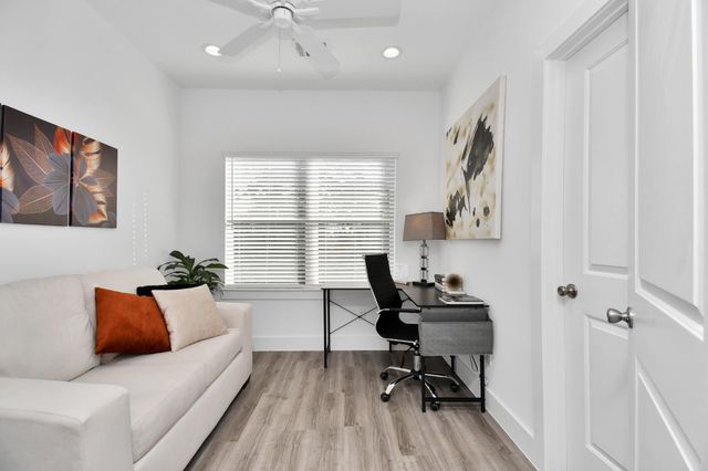 2004 Laverne Willow Lane B, Houston, TX 77080