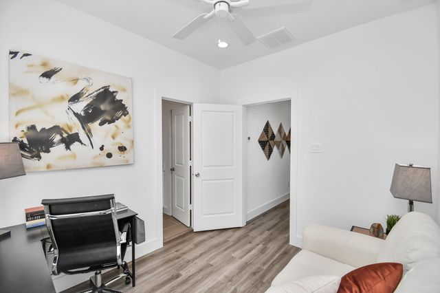 2004 Laverne Willow Lane B, Houston, TX 77080