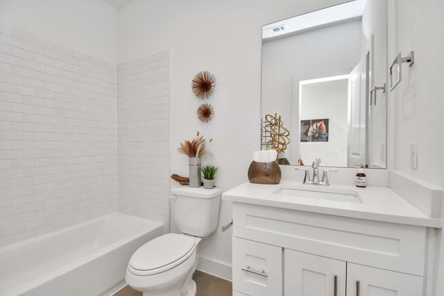 2004 Laverne Willow Lane B, Houston, TX 77080