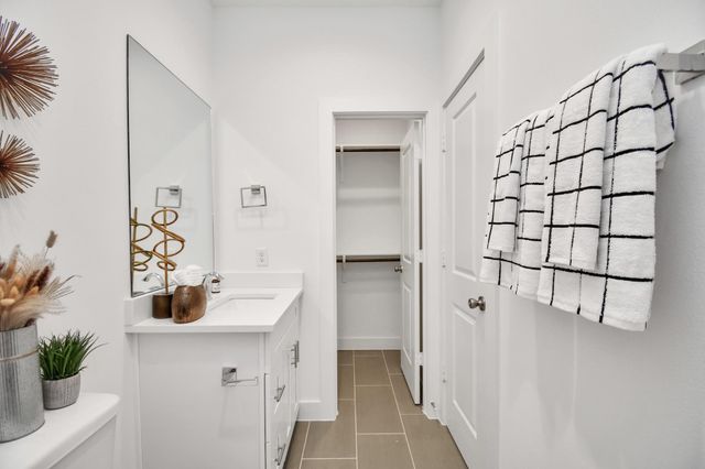 2004 Laverne Willow Lane B, Houston, TX 77080